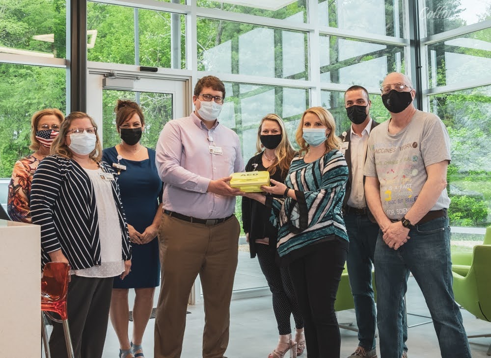 Petersburg Family Medicine/Memorial Hospital Foundation donate AEDs to Pike County orgs Dubois