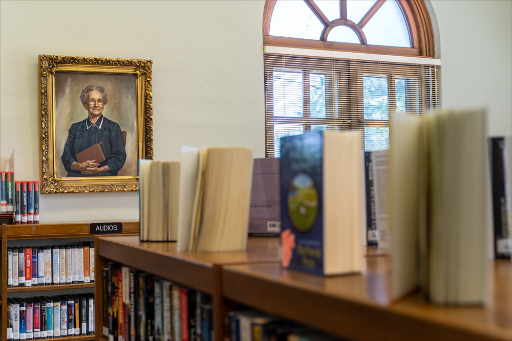 Huntingburg Library celebrates 100 years Dubois County Free Press, Inc.