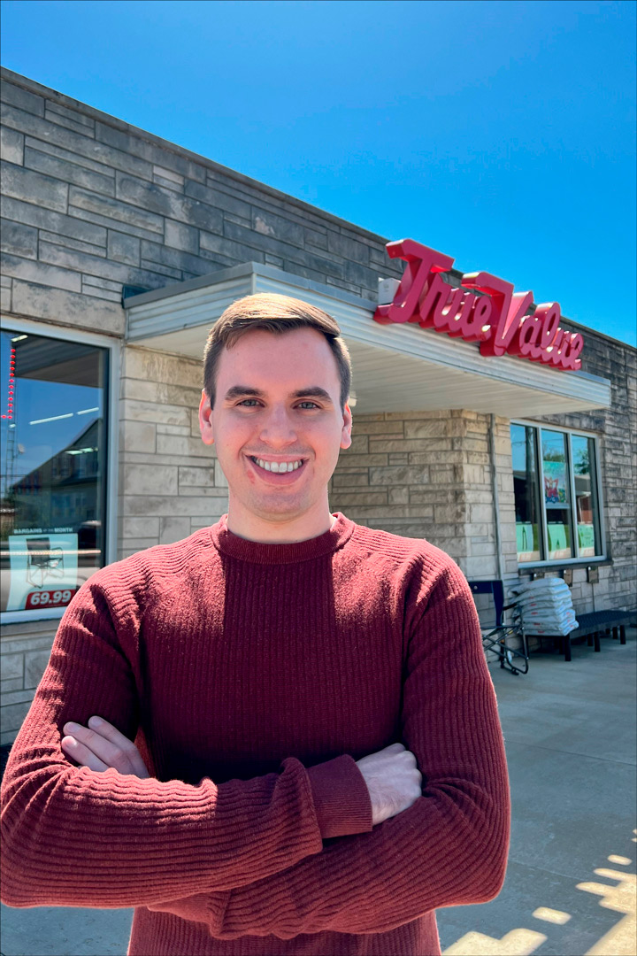 Local Entrepreneur Receives 2023 Young Retailer of the Year Award